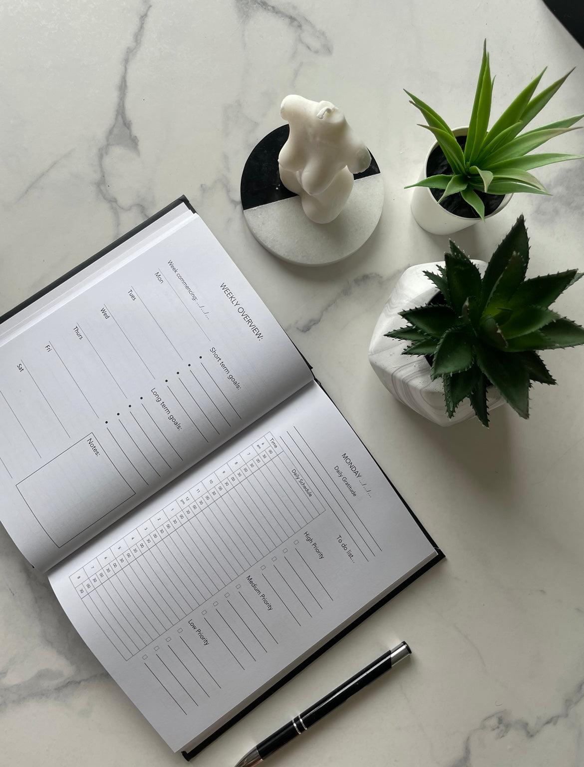 Daily Productivity Planner: Black