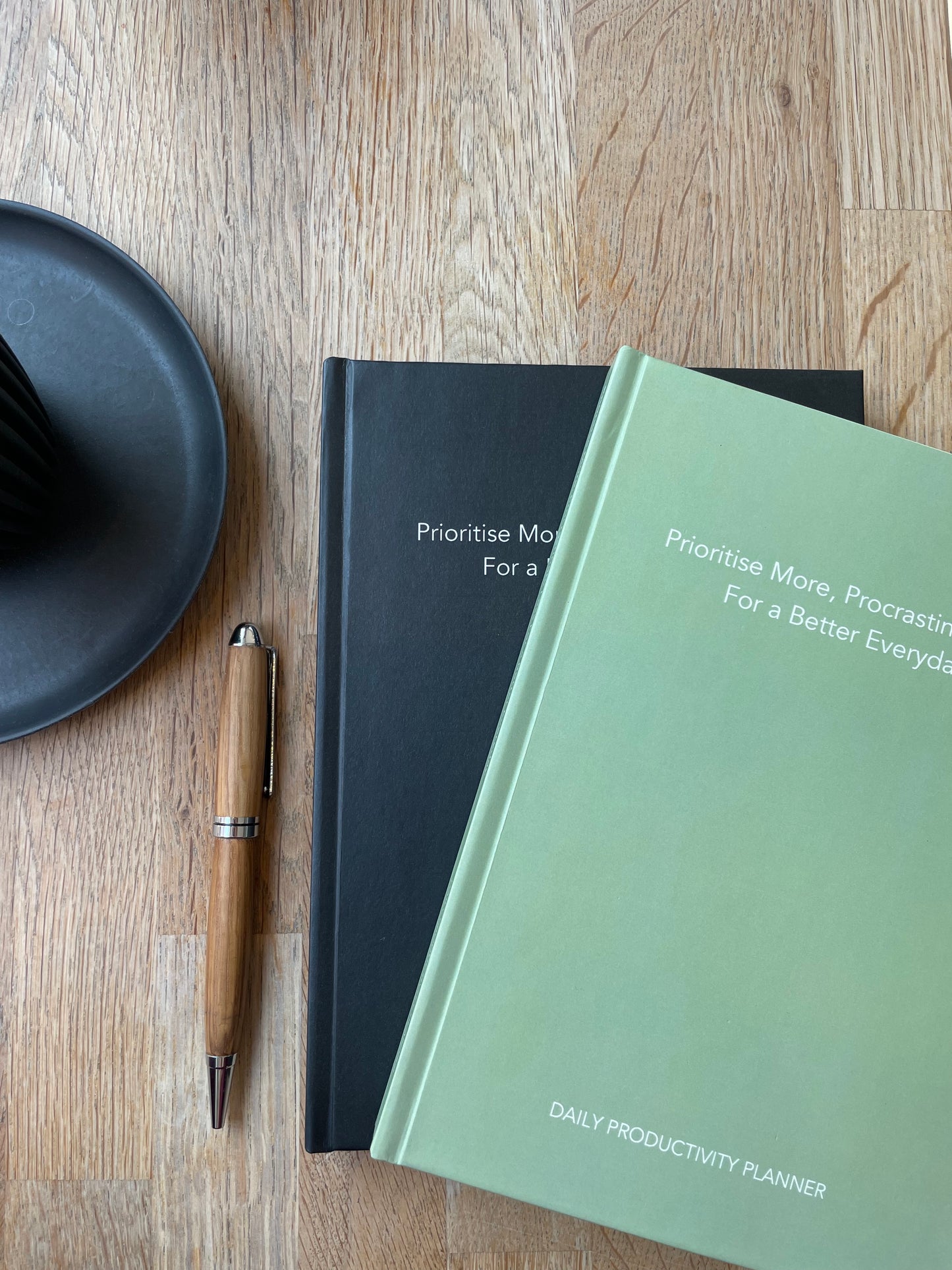 Daily Productivity Planner: Sage Green