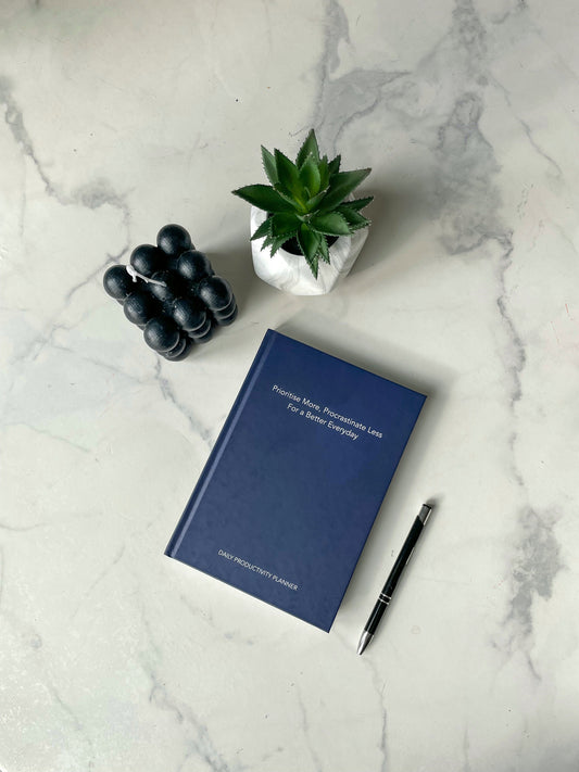 Daily Productivity Planner: Navy Blue
